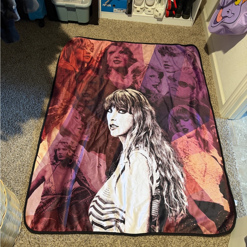 Taylor Swift Purple and Pink Blanket